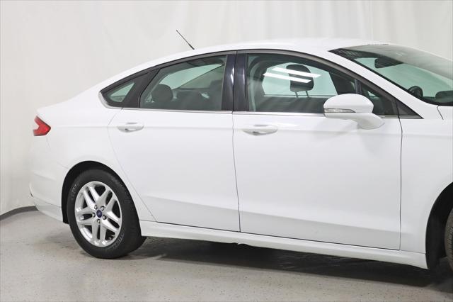 Photo of 2016 Oxford White Ford Fusion
