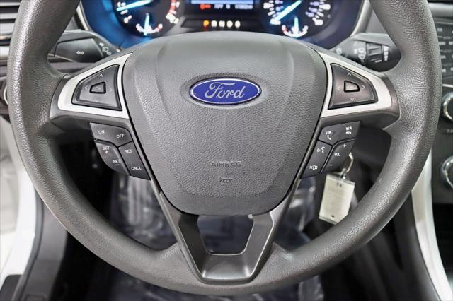 Photo of 2016 Oxford White Ford Fusion