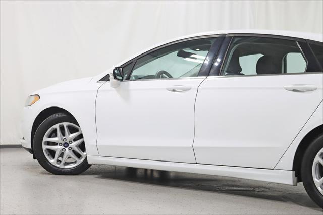 Photo of 2016 Oxford White Ford Fusion