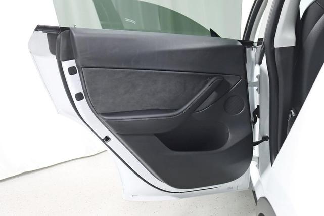 Photo of 2021 Pearl White Multi-Coat Tesla Model Y