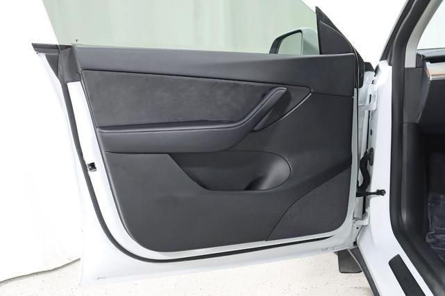 Photo of 2021 Pearl White Multi-Coat Tesla Model Y