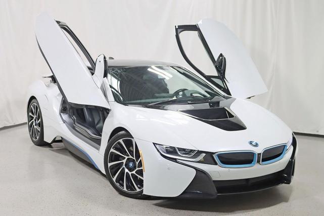 Photo of 2016 Sophisto Grey Metallic w/ Frozen Grey Accent BMW i8