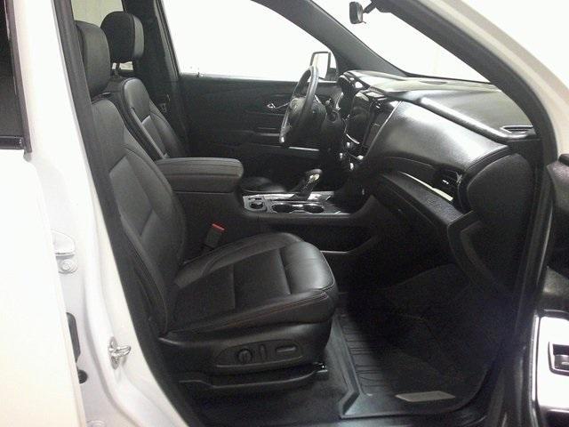 Photo of 2023 Summit White Chevrolet Traverse