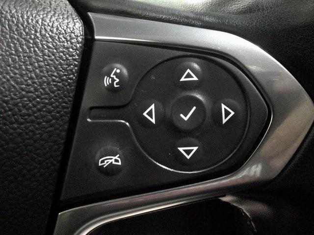 Photo of 2023 Summit White Chevrolet Traverse