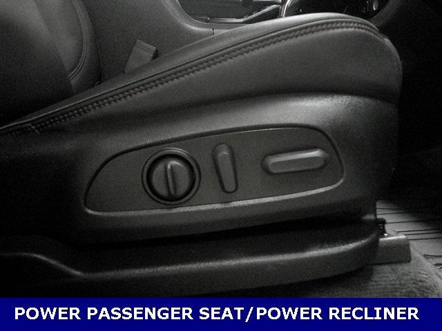 Photo of 2023 Summit White Chevrolet Traverse