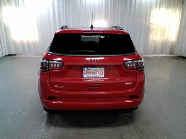 Photo of 2022 Redline Pearlcoat Jeep Compass