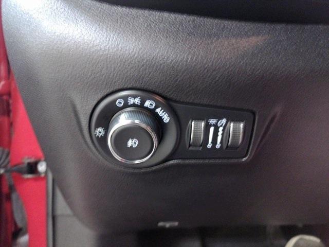 Photo of 2022 Redline Pearlcoat Jeep Compass