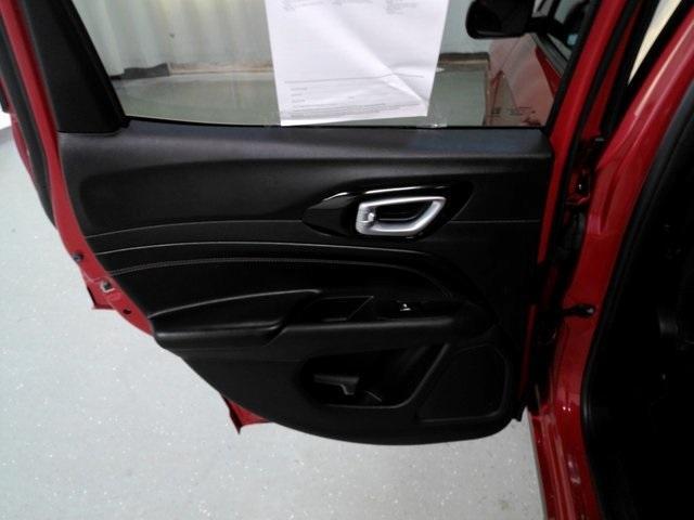 Photo of 2022 Redline Pearlcoat Jeep Compass