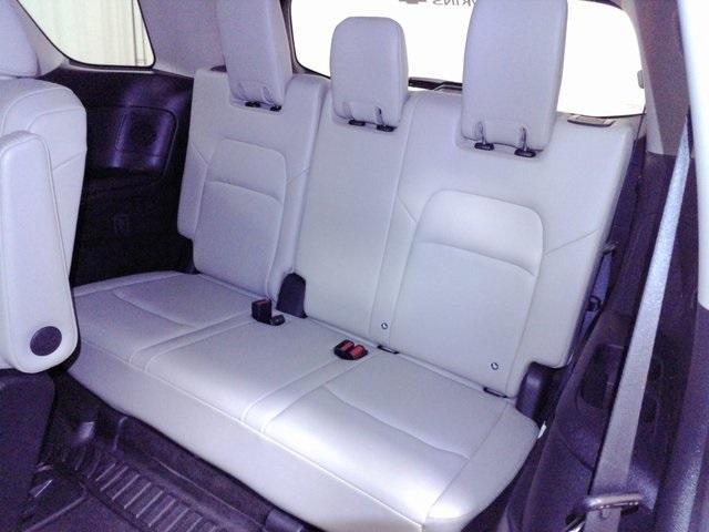 Photo of 2023 White Nissan Pathfinder