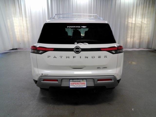 Photo of 2023 White Nissan Pathfinder