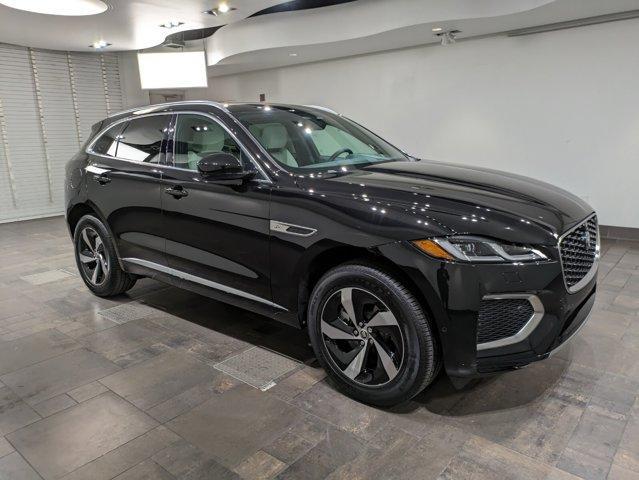 Photo of 2025 Santorini Black Jaguar F-PACE