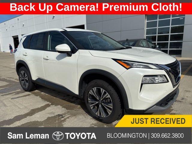 Photo of 2023 Pearl White Tricoat Nissan Rogue