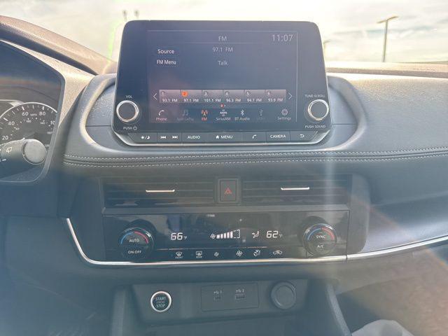 Photo of 2023 Pearl White Tricoat Nissan Rogue
