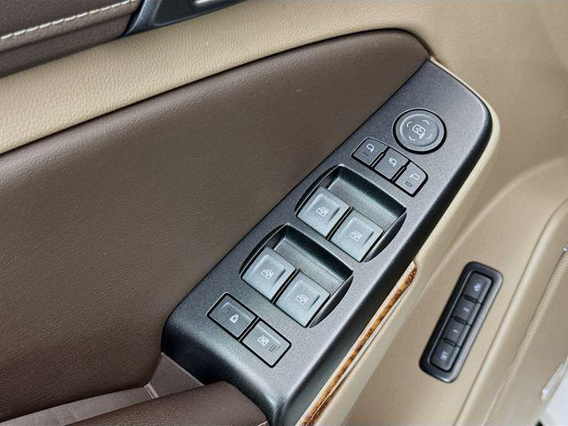 Photo of 2020 Summit White Chevrolet Tahoe