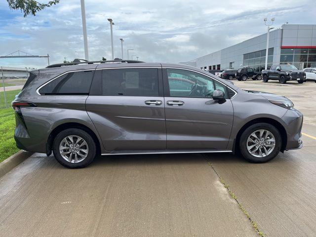 Photo of 2024 Predawn Gray Mica Toyota Sienna
