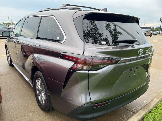 Photo of 2024 Predawn Gray Mica Toyota Sienna