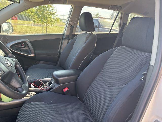 Photo of 2011 Super White Toyota RAV4
