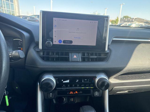 Photo of 2024 Ice Cap Toyota RAV4