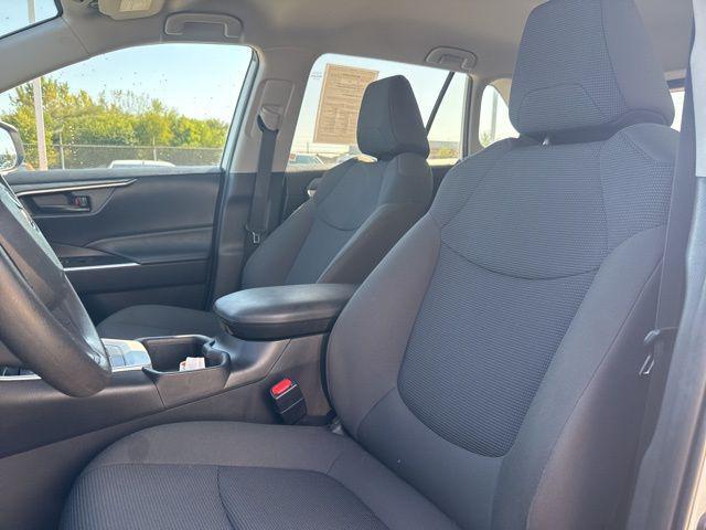 Photo of 2024 Ice Cap Toyota RAV4