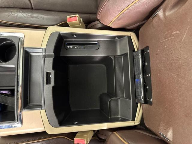 Photo of 2014 Black Clearcoat RAM 1500