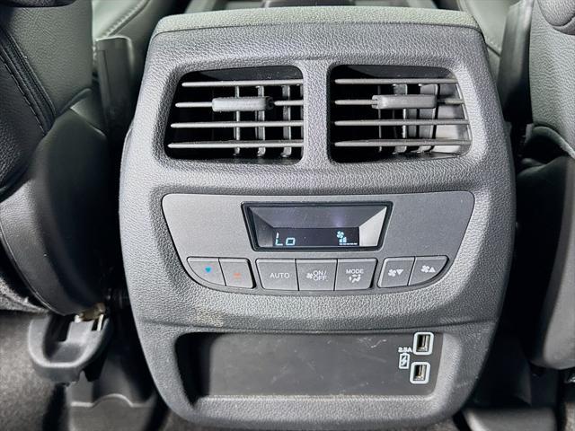 Photo of 2022 Sonic Gray Pearl Honda Pilot