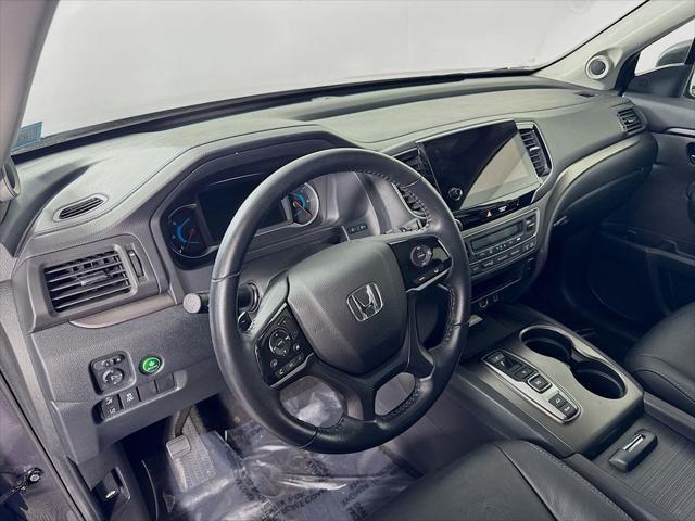 Photo of 2022 Sonic Gray Pearl Honda Pilot