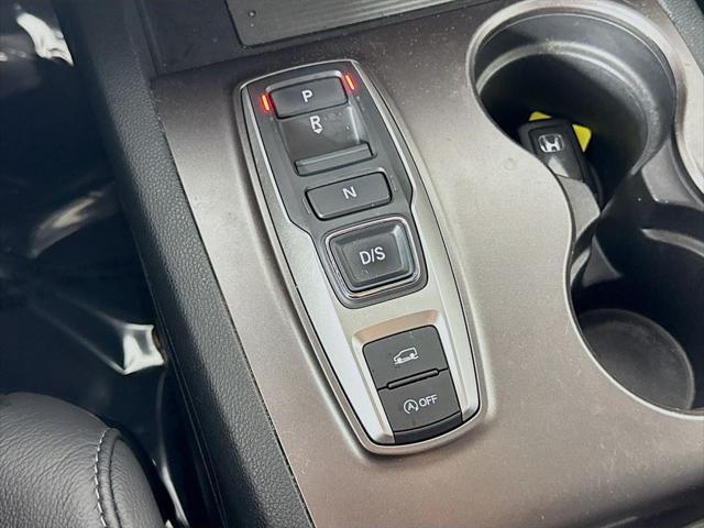 Photo of 2022 Sonic Gray Pearl Honda Pilot