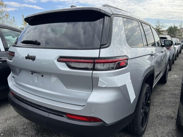Photo of 2025 Silver Zynith Jeep Grand Cherokee L