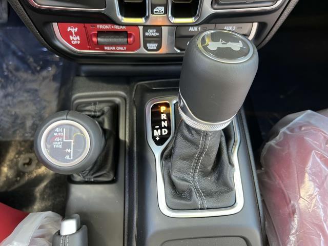 Photo of 2024 Silver Zynith Clearcoat Jeep Wrangler