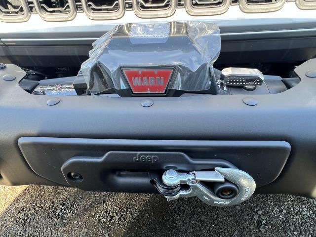 Photo of 2024 Silver Zynith Clearcoat Jeep Wrangler