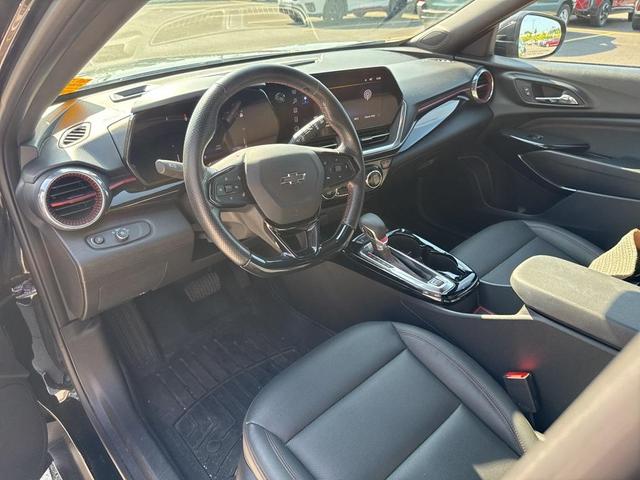 Photo of 2024 Mosaic Black Metallic Chevrolet Trax