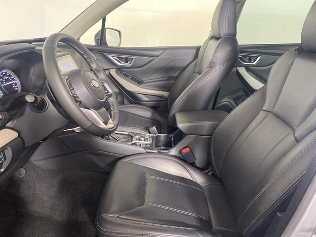 Photo of 2024 Ice Silver Metallic Subaru Forester