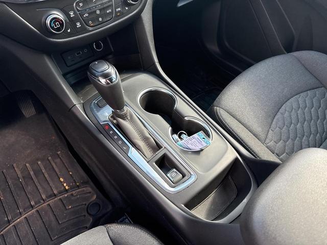 Photo of 2019 Kinetic Blue Chevrolet Equinox