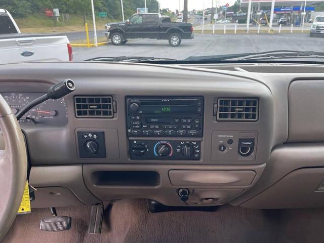 Photo of 2001 Dark Highland Green Clearcoat Metallic Ford F-250