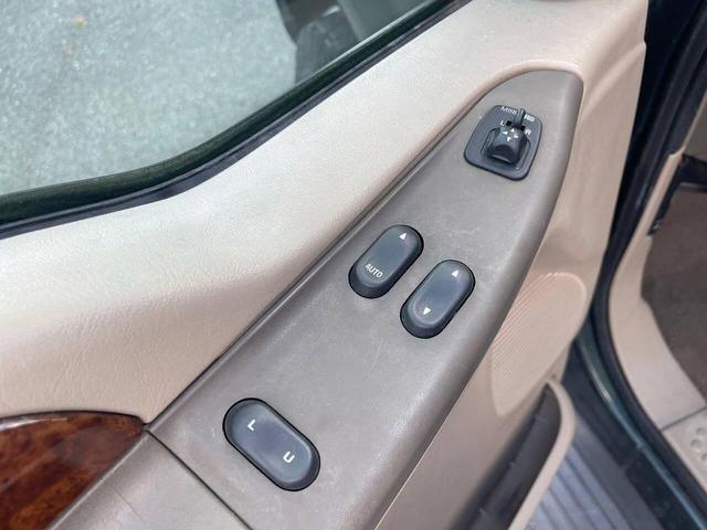 Photo of 2001 Dark Highland Green Clearcoat Metallic Ford F-250