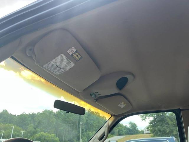 Photo of 2001 Dark Highland Green Clearcoat Metallic Ford F-250