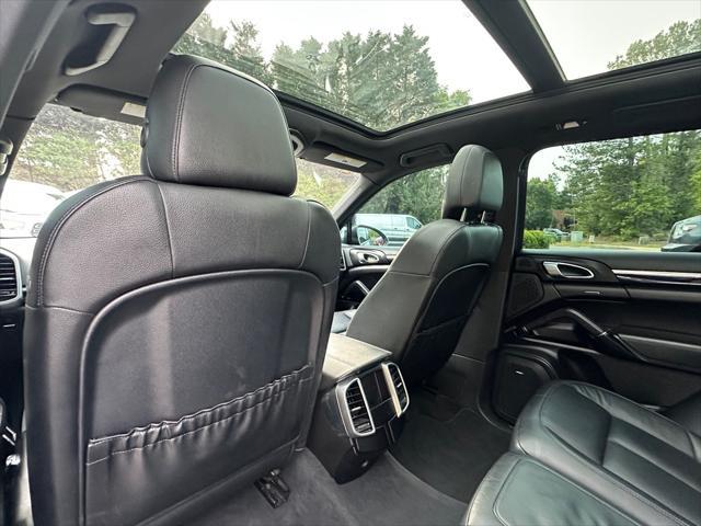 Photo of 2017 Meteor Grey Metallic Porsche Cayenne