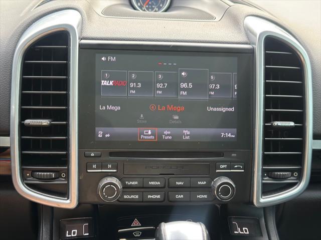 Photo of 2017 Meteor Grey Metallic Porsche Cayenne