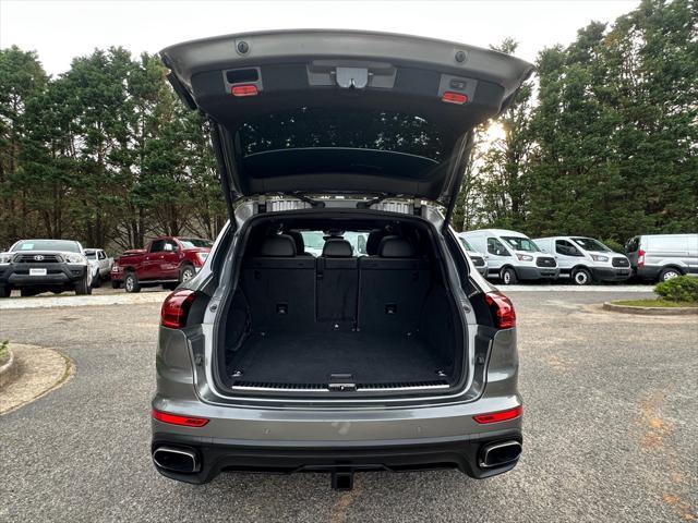 Photo of 2017 Meteor Grey Metallic Porsche Cayenne