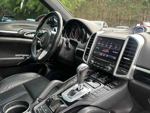 Photo of 2017 Meteor Grey Metallic Porsche Cayenne