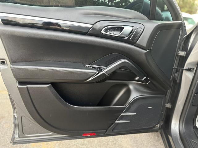 Photo of 2017 Meteor Grey Metallic Porsche Cayenne