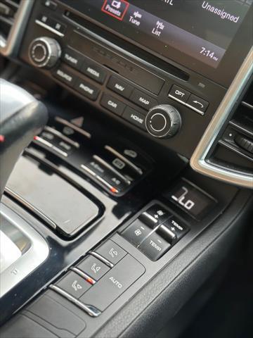 Photo of 2017 Meteor Grey Metallic Porsche Cayenne
