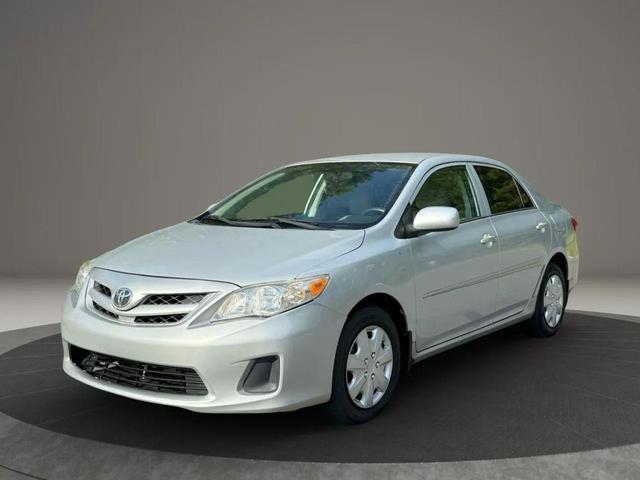 Photo of 2013 Classic Silver Metallic Toyota Corolla