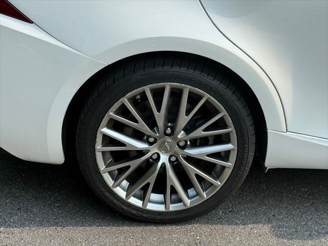 Photo of 2016 WHITE Lexus IS 200t