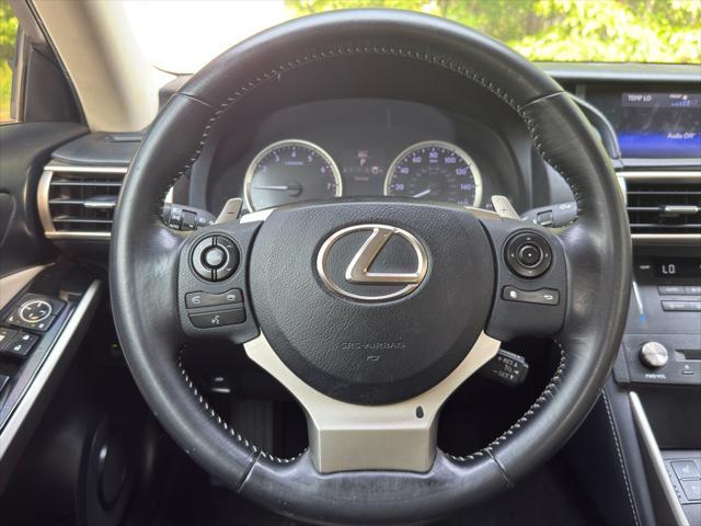 Photo of 2016 WHITE Lexus IS 200t