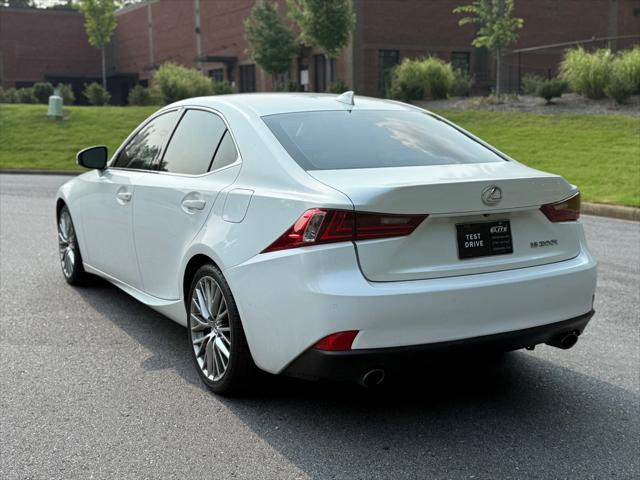 Photo of 2016 WHITE Lexus IS 200t