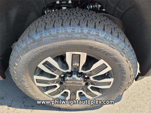 Photo of 2025 Onyx Black GMC Sierra 2500