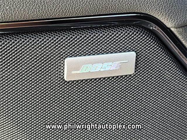 Photo of 2025 Summit White GMC Sierra 2500