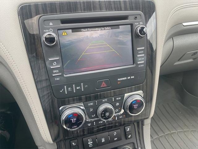 Photo of 2014 Red Chevrolet Traverse