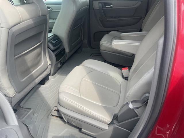 Photo of 2014 Red Chevrolet Traverse